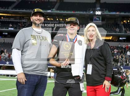 Thumbnail 3 in The Woodlands vs. Lake Travis (UIL 6A Division 1 Final) photogallery.