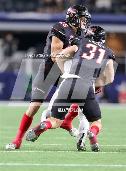 Thumbnail 2 in The Woodlands vs. Lake Travis (UIL 6A Division 1 Final) photogallery.
