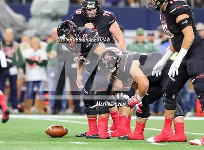 Thumbnail 3 in The Woodlands vs. Lake Travis (UIL 6A Division 1 Final) photogallery.