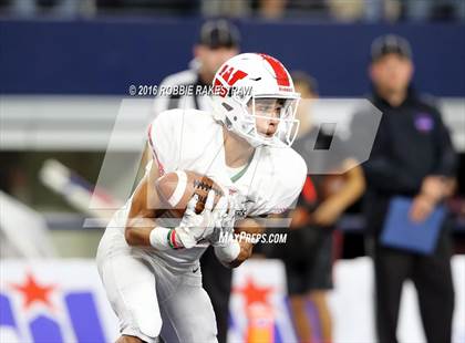 Thumbnail 2 in The Woodlands vs. Lake Travis (UIL 6A Division 1 Final) photogallery.