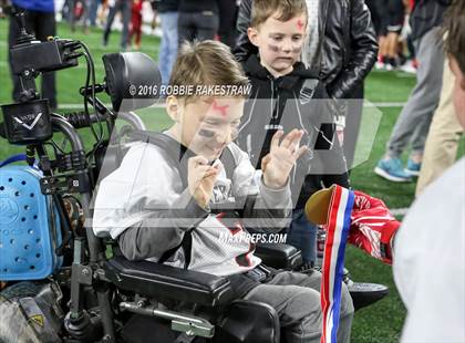Thumbnail 3 in The Woodlands vs. Lake Travis (UIL 6A Division 1 Final) photogallery.