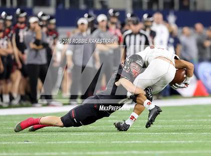 Thumbnail 3 in The Woodlands vs. Lake Travis (UIL 6A Division 1 Final) photogallery.