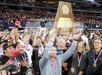Thumbnail 1 in The Woodlands vs. Lake Travis (UIL 6A Division 1 Final) photogallery.