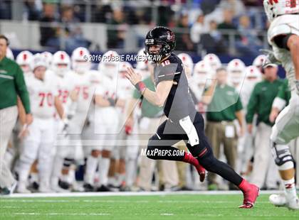 Thumbnail 2 in The Woodlands vs. Lake Travis (UIL 6A Division 1 Final) photogallery.