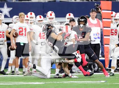 Thumbnail 2 in The Woodlands vs. Lake Travis (UIL 6A Division 1 Final) photogallery.
