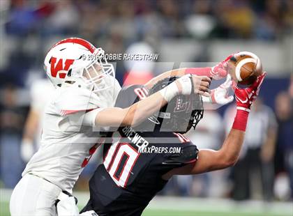 Thumbnail 3 in The Woodlands vs. Lake Travis (UIL 6A Division 1 Final) photogallery.