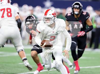 Thumbnail 3 in The Woodlands vs. Lake Travis (UIL 6A Division 1 Final) photogallery.