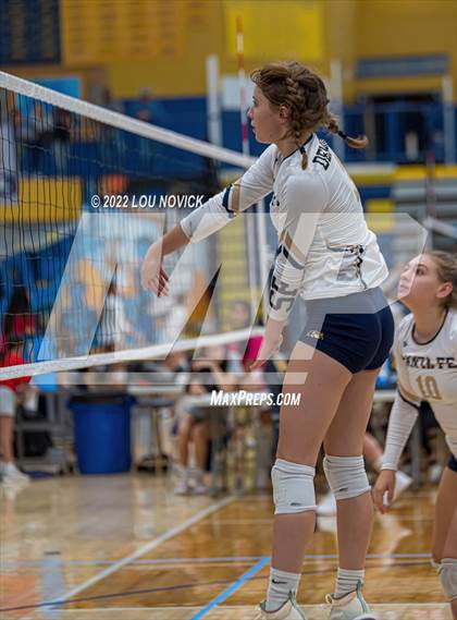 Thumbnail 2 in Piedra Vista vs Santa Fe (Tournament of Champions) photogallery.