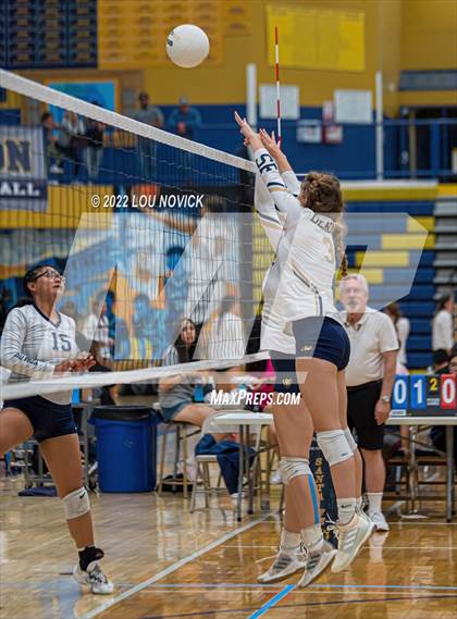 Thumbnail 2 in Piedra Vista vs Santa Fe (Tournament of Champions) photogallery.