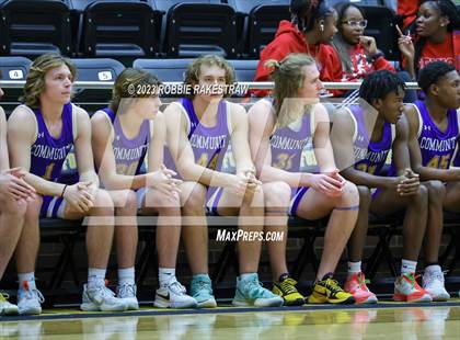 Thumbnail 2 in Carter vs. Community (UIL 4A Bi-District Playoff) photogallery.