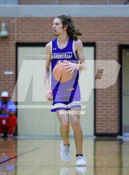 Thumbnail 2 in Carter vs. Community (UIL 4A Bi-District Playoff) photogallery.