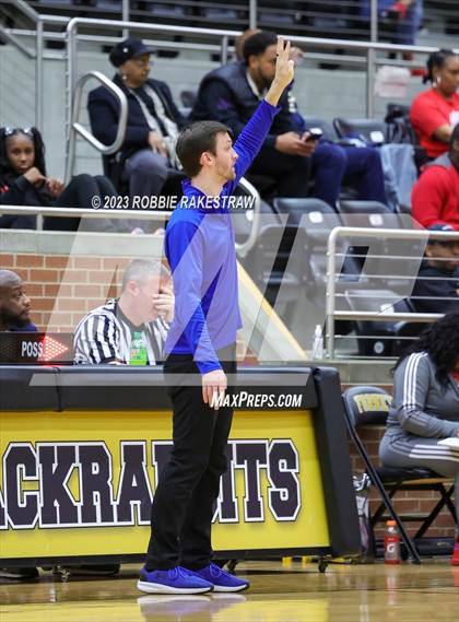 Thumbnail 3 in Carter vs. Community (UIL 4A Bi-District Playoff) photogallery.
