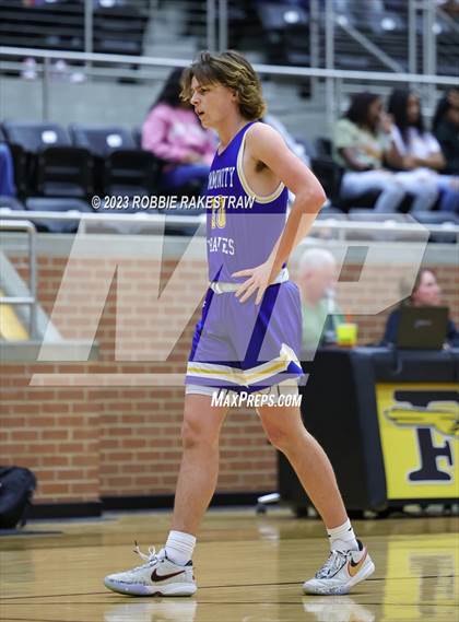 Thumbnail 1 in Carter vs. Community (UIL 4A Bi-District Playoff) photogallery.