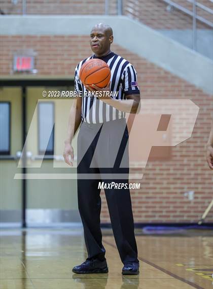 Thumbnail 2 in Carter vs. Community (UIL 4A Bi-District Playoff) photogallery.