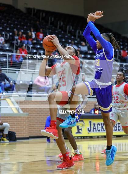 Thumbnail 2 in Carter vs. Community (UIL 4A Bi-District Playoff) photogallery.