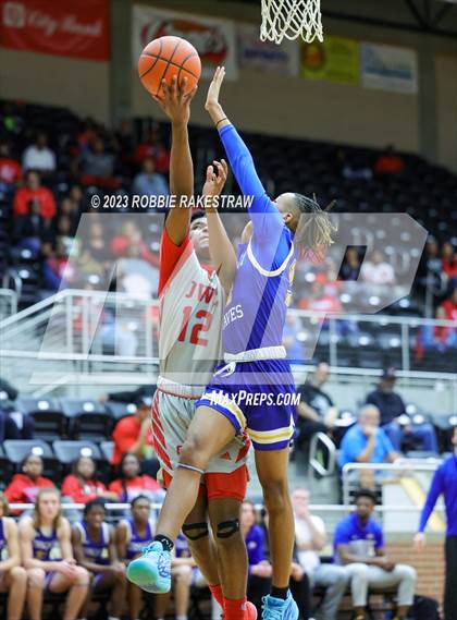 Thumbnail 2 in Carter vs. Community (UIL 4A Bi-District Playoff) photogallery.
