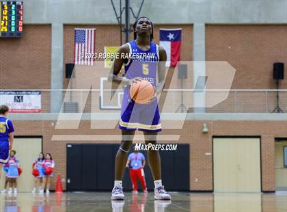 Thumbnail 3 in Carter vs. Community (UIL 4A Bi-District Playoff) photogallery.