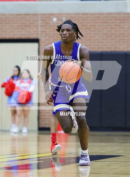 Thumbnail 2 in Carter vs. Community (UIL 4A Bi-District Playoff) photogallery.
