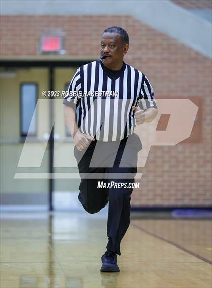 Thumbnail 3 in Carter vs. Community (UIL 4A Bi-District Playoff) photogallery.