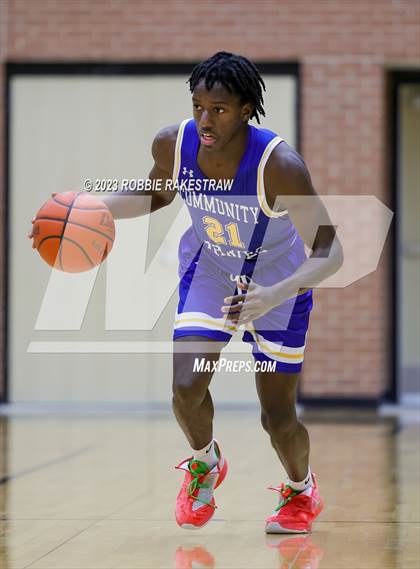 Thumbnail 1 in Carter vs. Community (UIL 4A Bi-District Playoff) photogallery.
