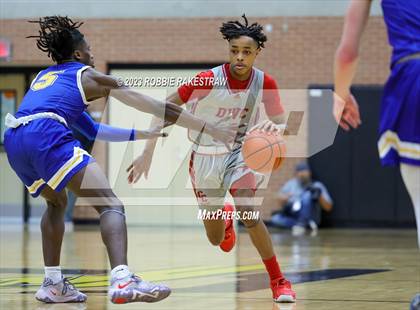 Thumbnail 2 in Carter vs. Community (UIL 4A Bi-District Playoff) photogallery.