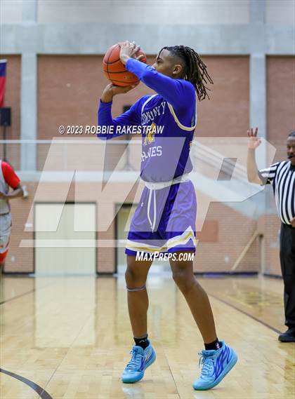 Thumbnail 3 in Carter vs. Community (UIL 4A Bi-District Playoff) photogallery.