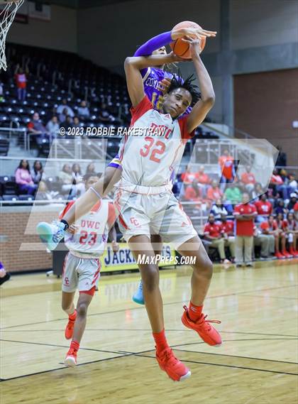 Thumbnail 2 in Carter vs. Community (UIL 4A Bi-District Playoff) photogallery.