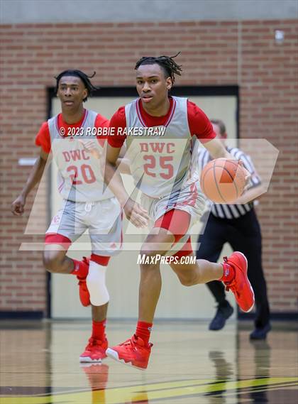 Thumbnail 3 in Carter vs. Community (UIL 4A Bi-District Playoff) photogallery.