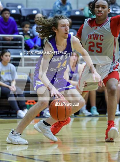 Thumbnail 2 in Carter vs. Community (UIL 4A Bi-District Playoff) photogallery.
