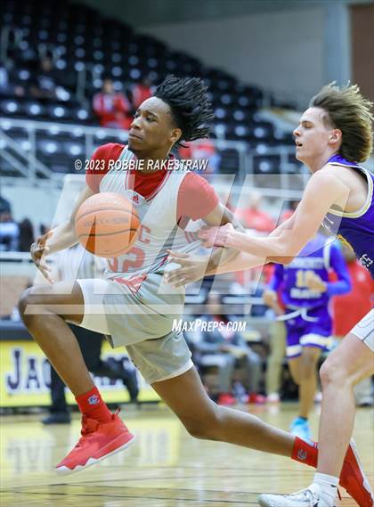 Thumbnail 1 in Carter vs. Community (UIL 4A Bi-District Playoff) photogallery.