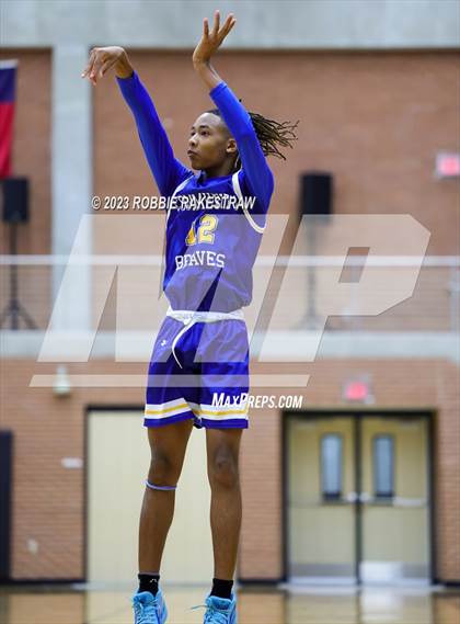 Thumbnail 3 in Carter vs. Community (UIL 4A Bi-District Playoff) photogallery.