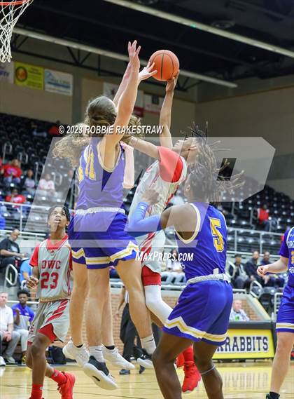 Thumbnail 3 in Carter vs. Community (UIL 4A Bi-District Playoff) photogallery.