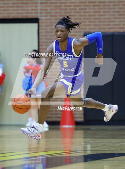 Thumbnail 2 in Carter vs. Community (UIL 4A Bi-District Playoff) photogallery.
