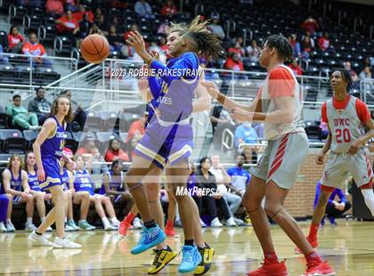Thumbnail 1 in Carter vs. Community (UIL 4A Bi-District Playoff) photogallery.