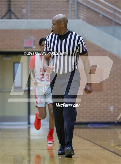 Thumbnail 2 in Carter vs. Community (UIL 4A Bi-District Playoff) photogallery.