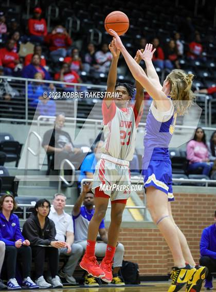 Thumbnail 1 in Carter vs. Community (UIL 4A Bi-District Playoff) photogallery.