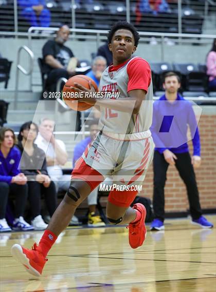 Thumbnail 3 in Carter vs. Community (UIL 4A Bi-District Playoff) photogallery.