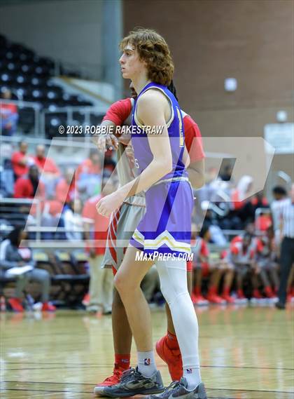 Thumbnail 1 in Carter vs. Community (UIL 4A Bi-District Playoff) photogallery.