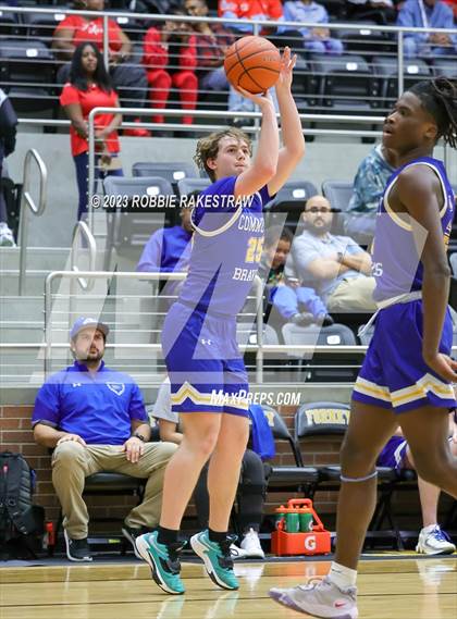 Thumbnail 2 in Carter vs. Community (UIL 4A Bi-District Playoff) photogallery.