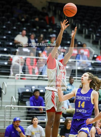 Thumbnail 1 in Carter vs. Community (UIL 4A Bi-District Playoff) photogallery.