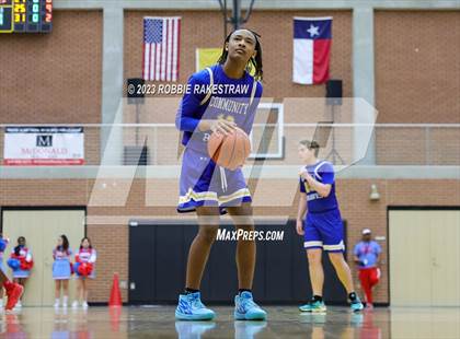 Thumbnail 1 in Carter vs. Community (UIL 4A Bi-District Playoff) photogallery.