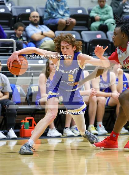 Thumbnail 3 in Carter vs. Community (UIL 4A Bi-District Playoff) photogallery.