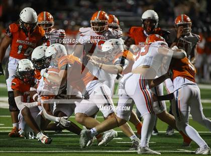 Thumbnail 3 in Rockwall vs Sachse (UIL Football 6A D1 Bi-District Playoff) photogallery.