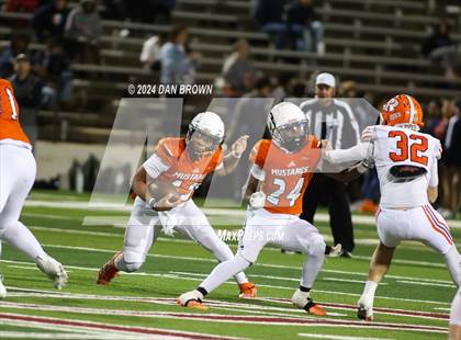 Thumbnail 2 in Rockwall vs Sachse (UIL Football 6A D1 Bi-District Playoff) photogallery.