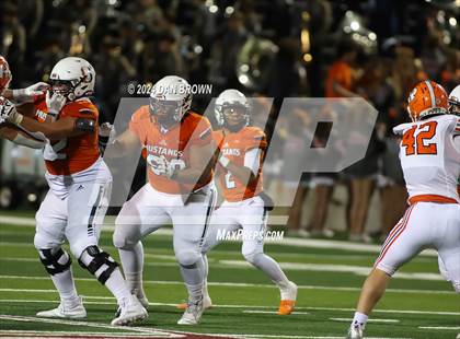 Thumbnail 3 in Rockwall vs Sachse (UIL Football 6A D1 Bi-District Playoff) photogallery.
