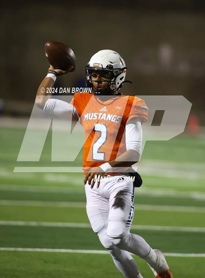 Thumbnail 2 in Rockwall vs Sachse (UIL Football 6A D1 Bi-District Playoff) photogallery.
