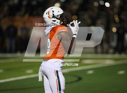Thumbnail 2 in Rockwall vs Sachse (UIL Football 6A D1 Bi-District Playoff) photogallery.