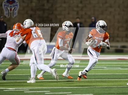 Thumbnail 2 in Rockwall vs Sachse (UIL Football 6A D1 Bi-District Playoff) photogallery.