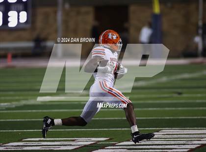 Thumbnail 2 in Rockwall vs Sachse (UIL Football 6A D1 Bi-District Playoff) photogallery.
