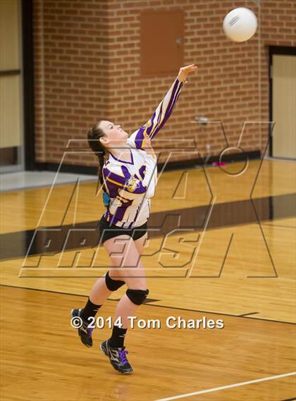 Thumbnail 3 in Farmersville vs. Edgewood photogallery.
